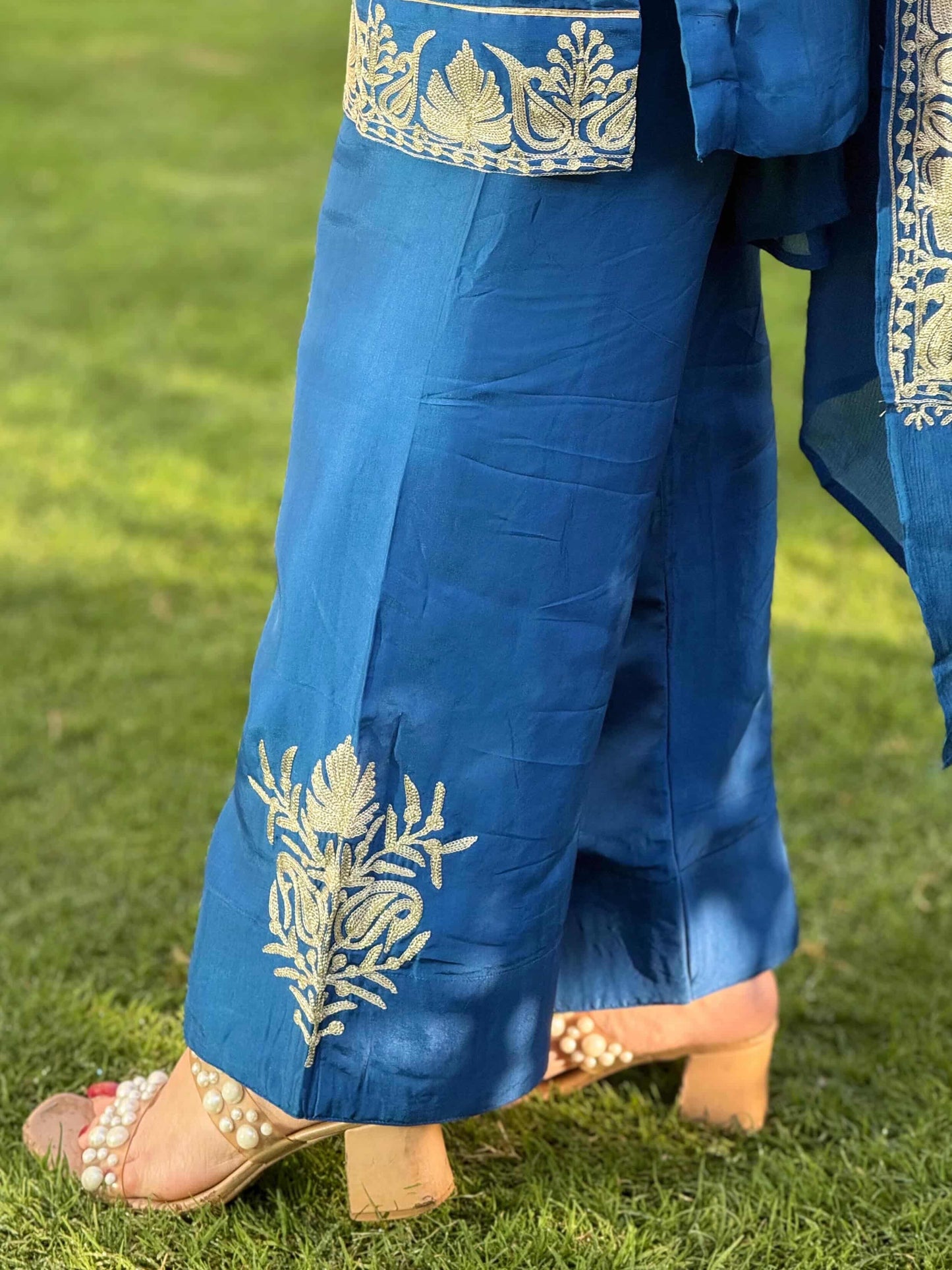 Kashmiri Tilla Opada Silk Suit set